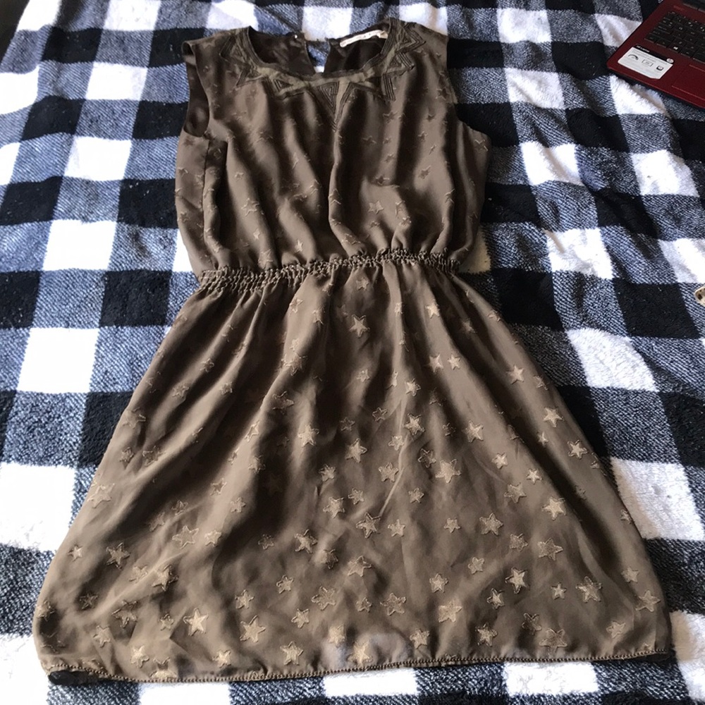 Green dress, cute, young , feminine